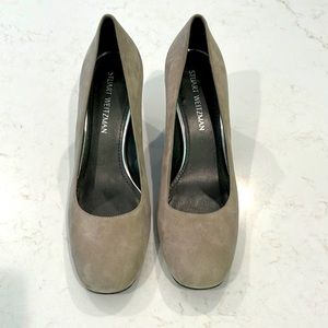Stuart Weitzman grey pumps. Excellent condition. Worn 2x. Size 11M.